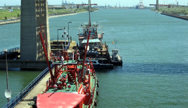 Navele sub pavilion românesc domină autoritar transportul fluvial - naveleromanesti-1529330514.jpg
