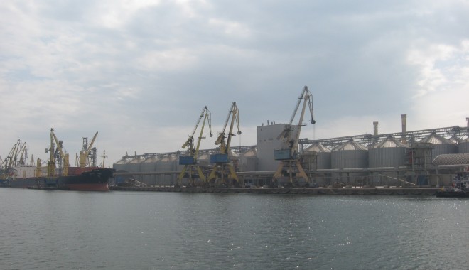 Navigația în porturile Constanța, Midia și Mangalia este suspendată - navigatia-1403246812.jpg