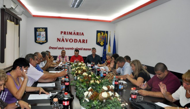 Ce decizii s-au luat la ședința CL de la Năvodari - navodari-1375372655.jpg