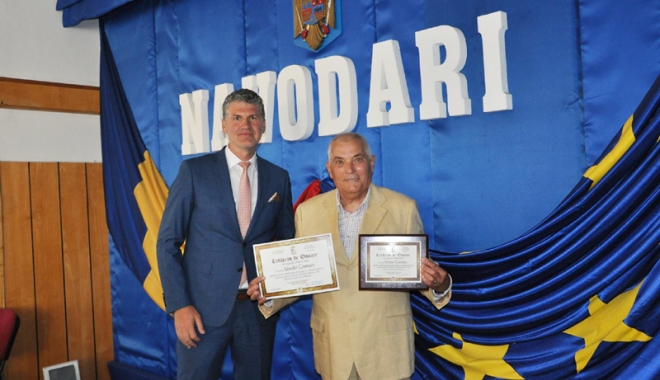 Profesorul Vasile Coman, cetățean  de onoare al orașului Năvodari - navodari-1501167497.jpg