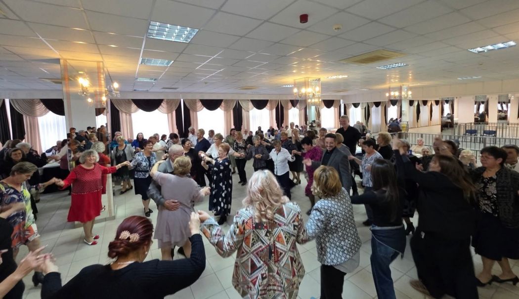 Primăria Năvodari organizează o serată dansantă pentru seniori - navodari-serata-1763642326.jpg