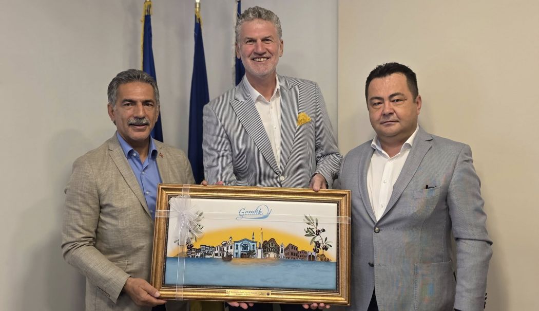 Primarul oraşului Gemlik, Şukru Deviren, în vizită la Primăria Năvodari - navodari-vizita-1753359958.jpg