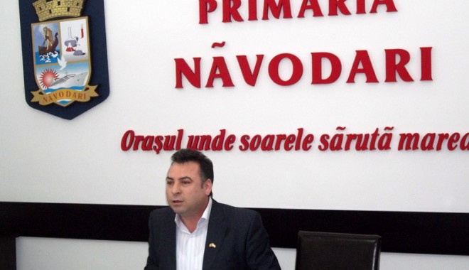 Nicolae Matei face parc și șosea de 9 milioane de euro - navodariconferintamateinicolae00-1320954135.jpg