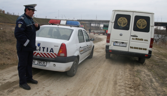PERSOANĂ DECEDATĂ, descoperită pe plaja din Constanța - navodariinecatpodrutiermasinapol-1486742510.jpg