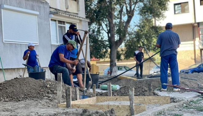 Primăria Năvodari efectuează mai multe lucrări de modernizare în oraş - navodarilucrari-1630689041.jpg