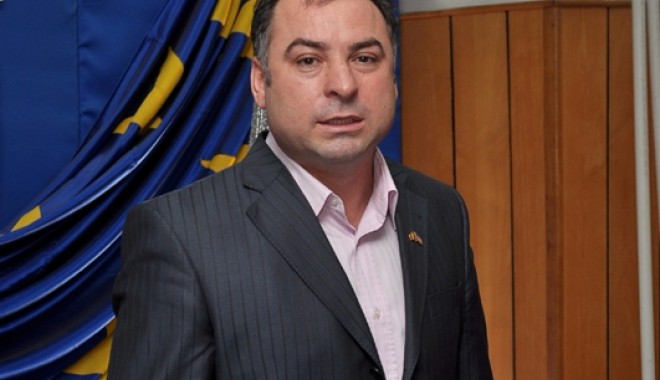 Cu 78% în sondaje, Matei se pregătește pentru un nou mandat - navodarimateicolindatori13284544-1336463536.jpg