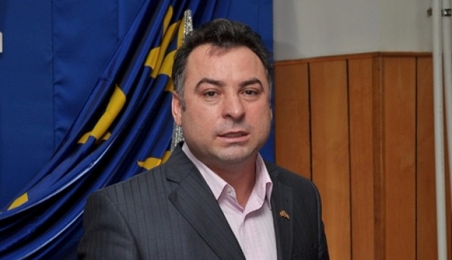 Curtea de Apel București va decide, astăzi, dacă primarul Matei, de la Năvodari, rămâne în arest sau nu - navodarimateicolindatori13284544-1353496543.jpg