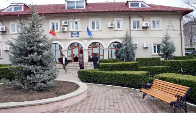 Năvodariul se modernizează cu fonduri europene: peste un milion de euro pentru o piață de pește - navodariprimariasediu556-1359130668.jpg