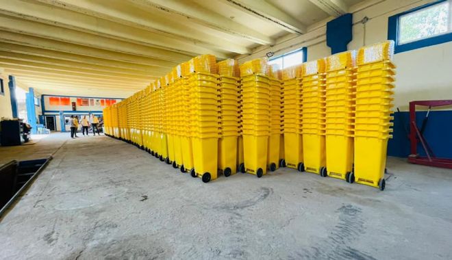 Primăria Năvodari începe distribuirea pubelelor galbene pentru gospodăriile din oraş - navodaripubele-1629123460.jpg