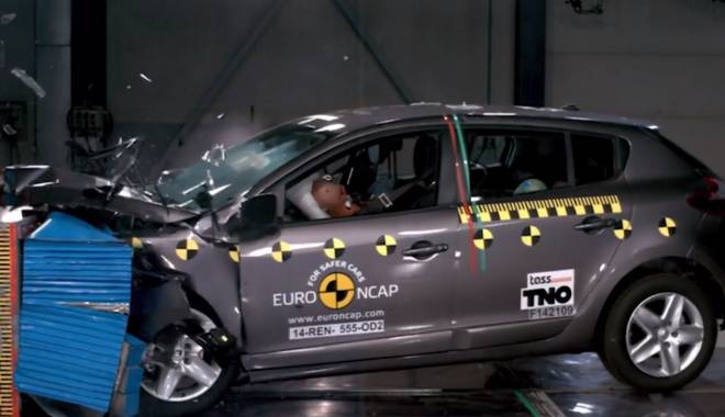Noul Renault Megane a primit cinci stele la testele Euro NCAP - ncap-1449059190.jpg