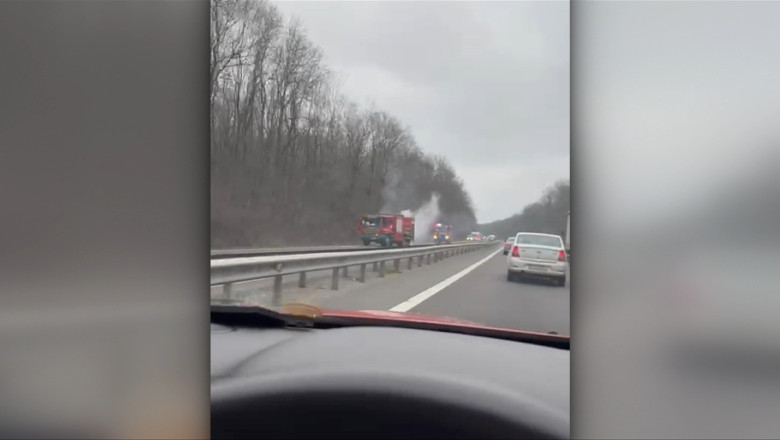 O cisternă încărcată cu benzină a luat foc pe autostrada A1. Traficul este blocat pe sensul spre București - ndamagfzad1lnmqwnwfkywnknzdkztg2-1764939323.jpg