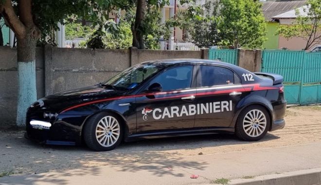 Dosar penal pentru un bărbat care și-a inscripționat mașina cu „Carabinieri” și „112” - ndqwjmhhc2g9yzdhzdzhztdhodblntk2-1625323822.jpg