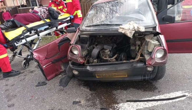Accident cu șapte persoane implicate! Mașină acroșată exact când ieșea din curte - neamt1-1677332605.jpg