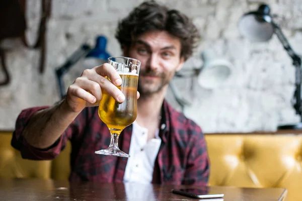 Neamțul și berea de 100 de euro - neamtul-1764264174.jpg