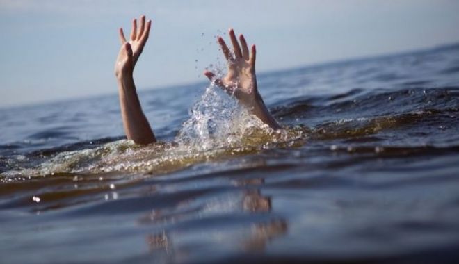 TRAGEDIE LA CONSTANȚA! UN BĂRBAT A MURIT ÎNECAT ÎN APELE MĂRII - nec1527335268-1529912260.jpg