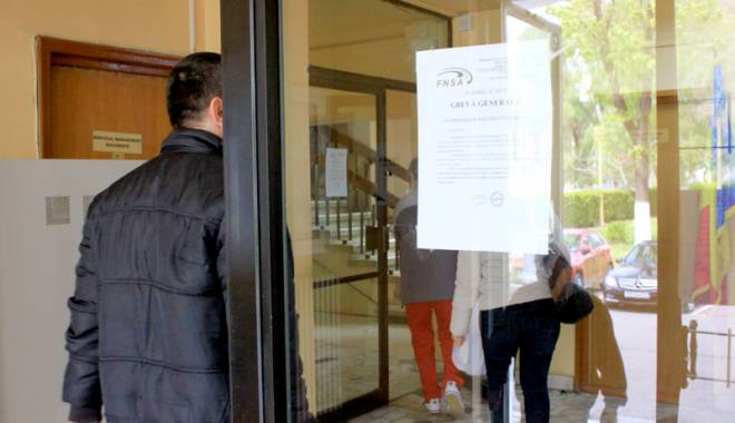 Negocieri anulate. Sindicatele din administrația publică amenință cu proteste - negocieriesuate-1432664358.jpg