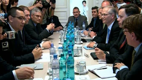 FMI a agreat în principiu extinderea cu două luni a acordului stand-by - negocieripontafmi-1359392043.jpg