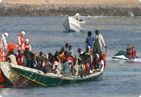 Doi migranți au murit înecați și 12 au fost răniți în timp ce încercau să intre în enclava spaniolă Ceuta - negri-1451129694.jpg