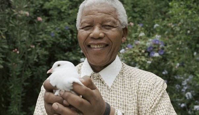 Nelson Mandela, în stare foarte critica! - nelsonmandela004-1372332080.jpg