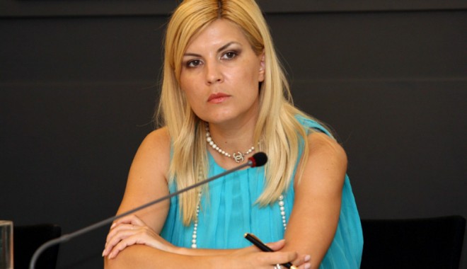 Elena Udrea nu se înscrie  în cursa PDL  pentru prezidențiale - neptunconfturismelenaudrea442-1381507390.jpg