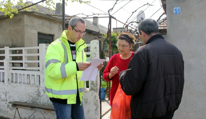 Nevoiașii din Ovidiu primesc pachete cu alimente din partea administrației locale - nevoiasiidinovidiu1-1397577734.jpg