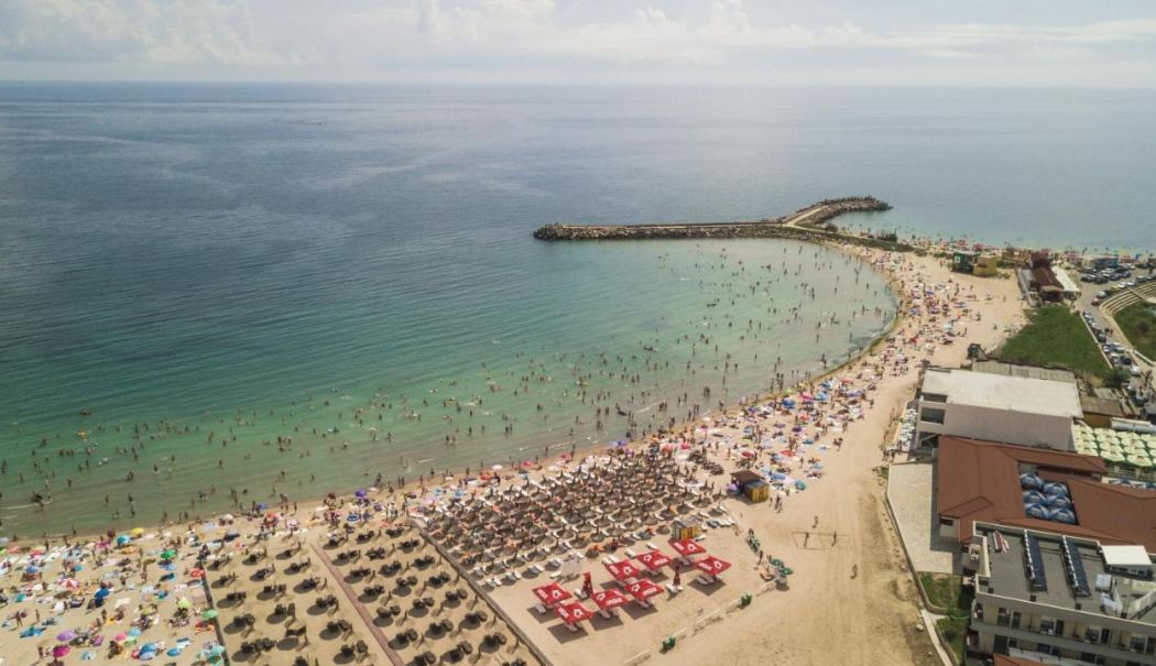 UPDATE: Cinci persoane în pericol de înec în Mangalia. Au intervenit salvatorii SMURD - newbelvederemangaliaexterior-1721391157.jpg