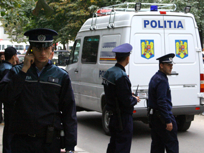 Polițiștii primesc, săptămâna aceasta, banii pe echipamente - news201101170516354818760299201-1344845484.jpg