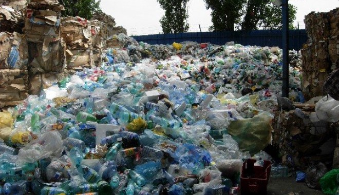 Peste 11.000 de tone de deșeuri reciclabile, colectate într-o lună de zile - newsimage2127528821-1348864982.jpg