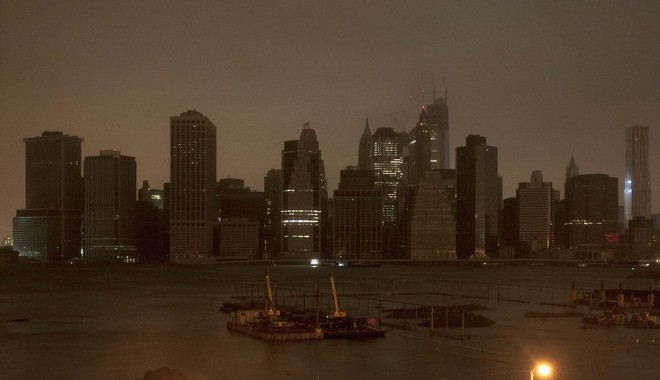 Galerie foto/ Imagini incredibile din New York-ul lovit de uraganul Sandy - newyork-1351600350.jpg