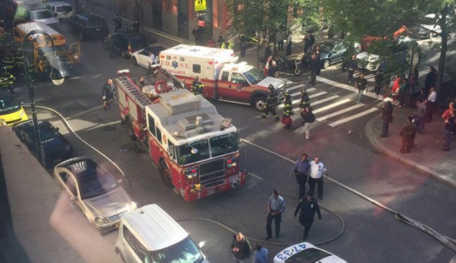 GALERIE FOTO / ATAC SÂNGEROS la New York. Un bărbat a intrat cu camionul în trecători: 8 morți și numeroși răniți - newyork202893900-1509489406.jpg