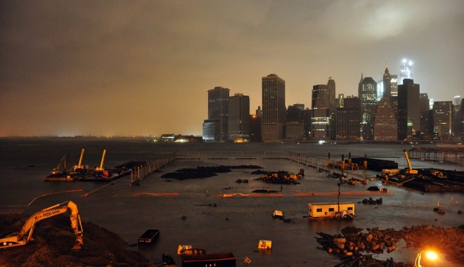 Galerie foto/ Imagini incredibile din New York-ul lovit de uraganul Sandy - newyork3-1351600399.jpg