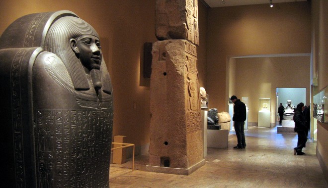 Nici la muzeu nu mai e cum a fost! Casierii, instruiți să îi înșele pe vizitatori - newyorkmetropolitanmuseumofartsa-1373298283.jpg