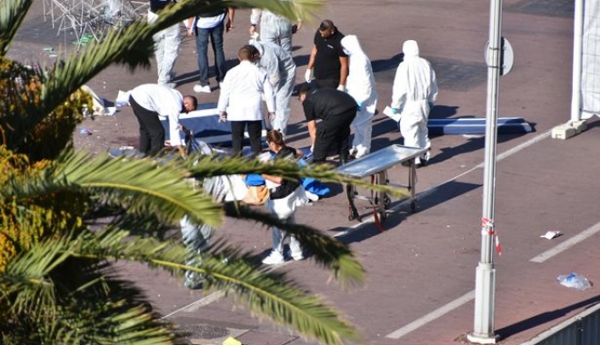 GALERIE FOTO / Bilanțul victimelor atacului de la Nisa a crescut la 86 - niceterrorattacks-1471681112.jpg