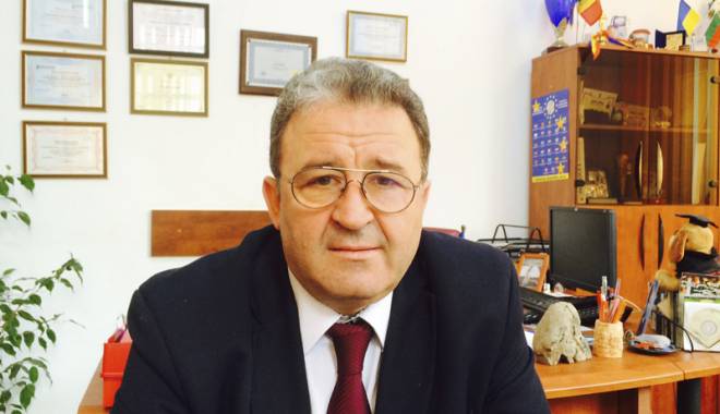 Prof. Vasile Nicoară, directorul Colegiului 