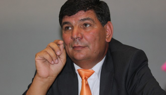 Consiliul Local Castelu a intrat în normalitate - nicolaeanghelcastelu3-1374853695.jpg