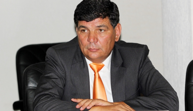 S-au încheiat disputele la Primăria Castelu.  PSD și-a sacrificat oamenii de dragul primarului de la PMP - nicolaeanghelcastelu4-1470846914.jpg
