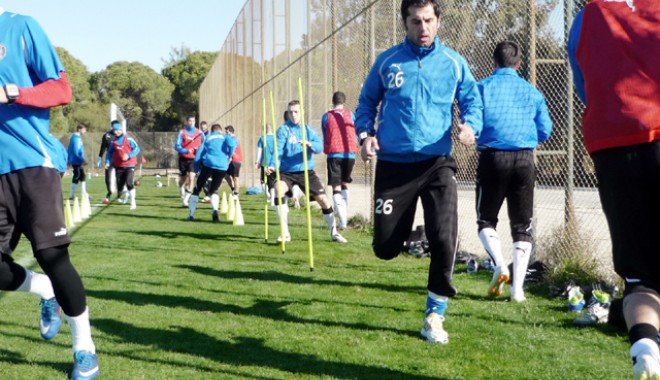 Viitorul lui Dică la națională depinde de Viitorul lui Hagi - nicolaedica-1328015448.jpg