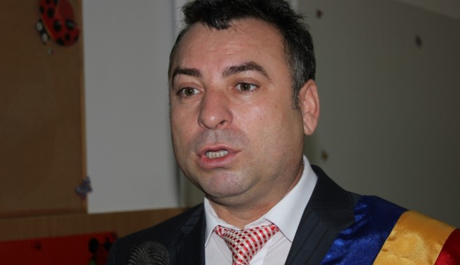Primarul Năvodariului rămâne după gratii - nicolaematei151353006494-1359155302.jpg
