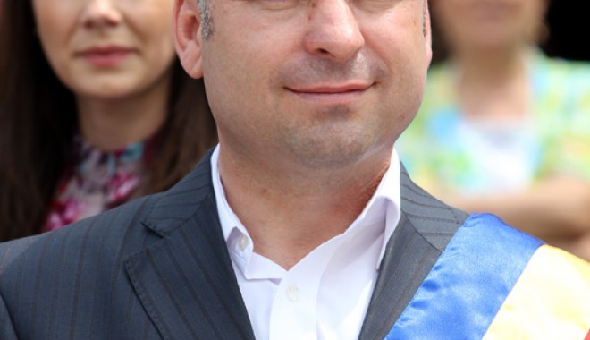 2.600 de năvodăreni au scăpat de penalitățile la căldură - nicolaematei21-1339007282.jpg