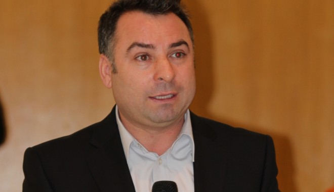 Primarul Nicolae Matei a avut prima ședință cu aleșii locali de când a părăsit penitenciarul - nicolaematei21338889926136122665-1366908379.jpg