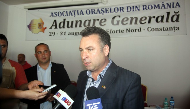 Nicolae Matei, președintele AOR,  a trimis Guvernului lista de probleme cu care se confruntă primarii - nicolaematei9-1383065764.jpg