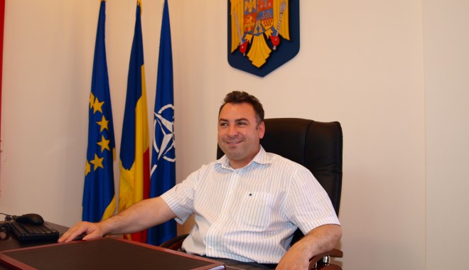 Cum schimbă primarul Nicolae Matei fața orașului Năvodari - nicolaemateiprimarienavodari5-1408431168.jpg