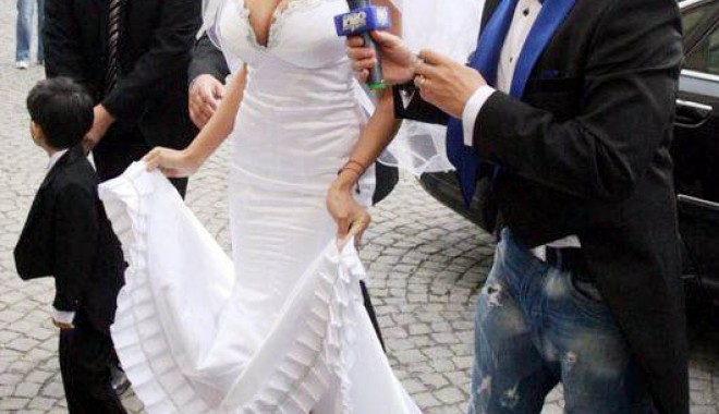 Cătălin Măruță a furat-o pe Nicoleta Luciu și a dus-o la karaoke! - nicoletaluciu-1335104526.jpg