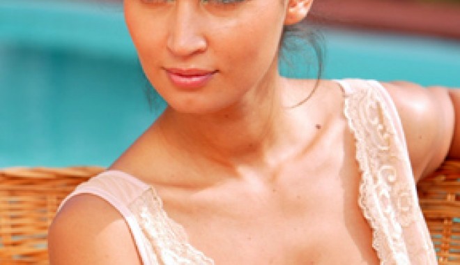 Nicoleta Luciu este din ce în ce mai sexy! - nicoletaluciu-1344267563.jpg