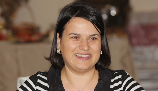 PP-DD / Nicoleta Ploscaru nu se teme de contracandidații ei - nicoletaploscaru8016-1352392091.jpg