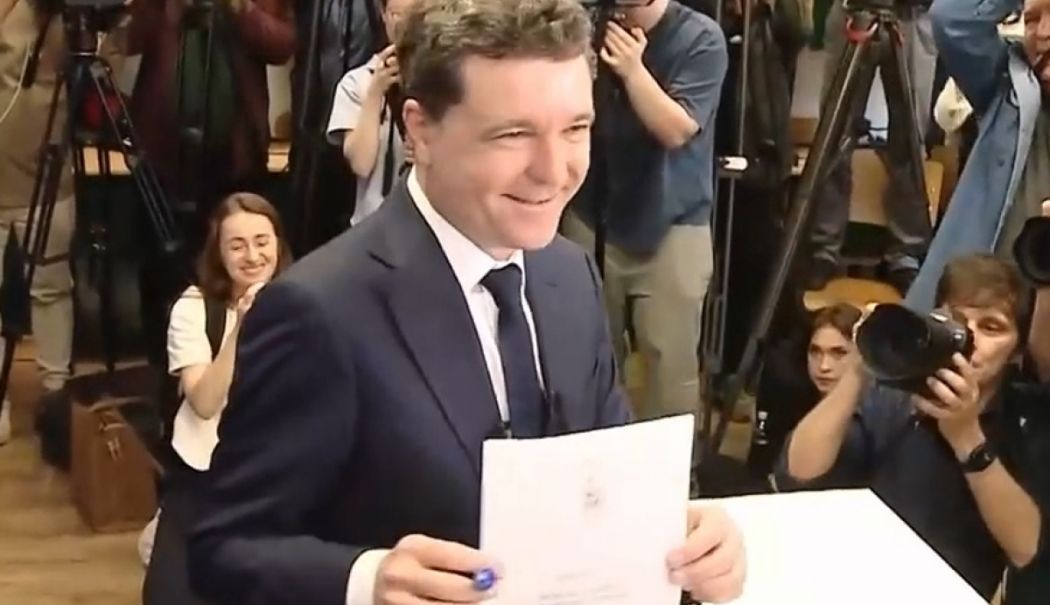 Alegeri prezidenţiale 2025/ Nicușor Dan, la ieșirea de la urne: „Am votat cu realism, pentru acel candidat care poate face dreptate pentru România”