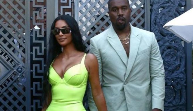 FOTO. REACȚIA LUI KANYE WEST DUPĂ CE A FOST PARODIAT CĂ A PURTAT PAPUCI LA O NUNTĂ - njy5zdfiodk0ytyxnmjhztm5mmninmix-1536492459.jpg