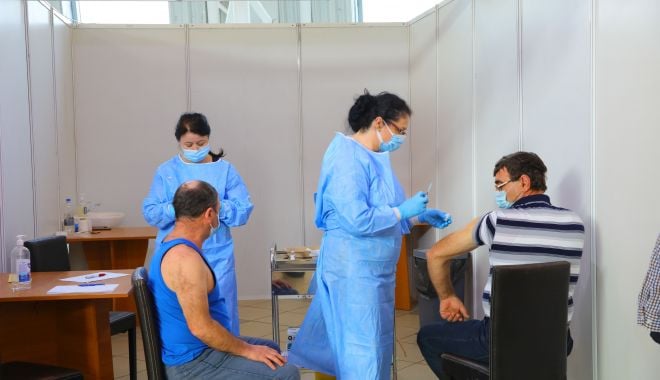 Noi măsuri pentru recrutarea şi plata asistentelor şi medicilor din centrele de vaccinare - noimasuri-1618500683.jpg