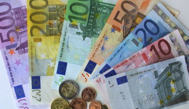 Euro mai pierde puțin teren în fața leului - noimaximeistorice45142leieurosi3-1345199782.jpg