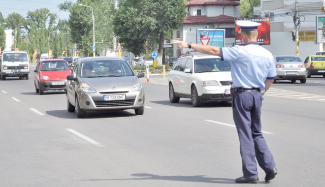 Probe de sânge direct la locul accidentului. Medicii de pe ambulanță, revoltați! - noireguliladepistareasoferilorbe-1410368966.jpg